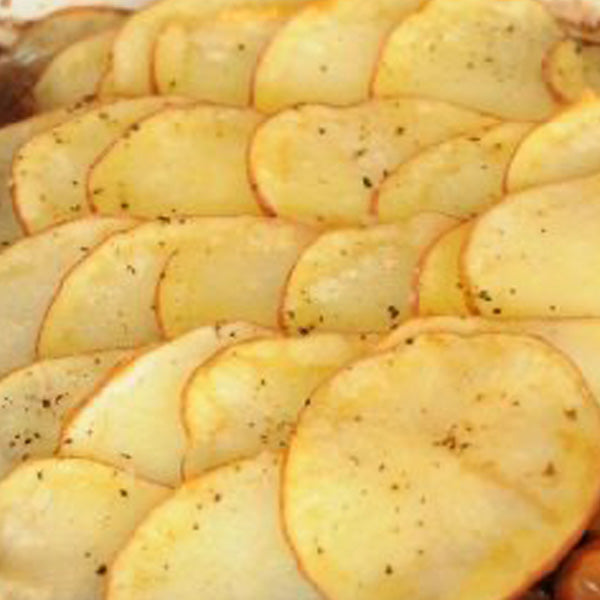 Papas salteadas con aceite de oliva y romero.